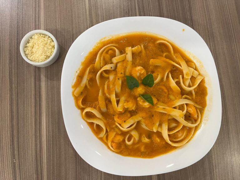 Linguini com camarão é uma boa aposta para os dias de inverno