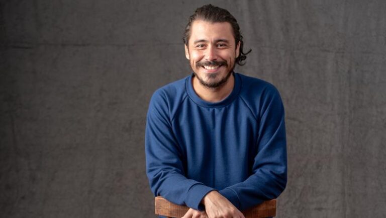 Gui Albuquerque leva “Eu Gago e Ando” para Teatro Ziembinski