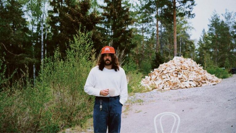 Hazlett revela o novo single “Do You Haunt Me”