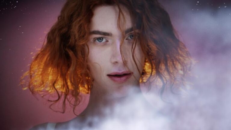 “Exhilarate” é a nova faixa póstuma de SOPHIE com participação de Bibi Bourelly