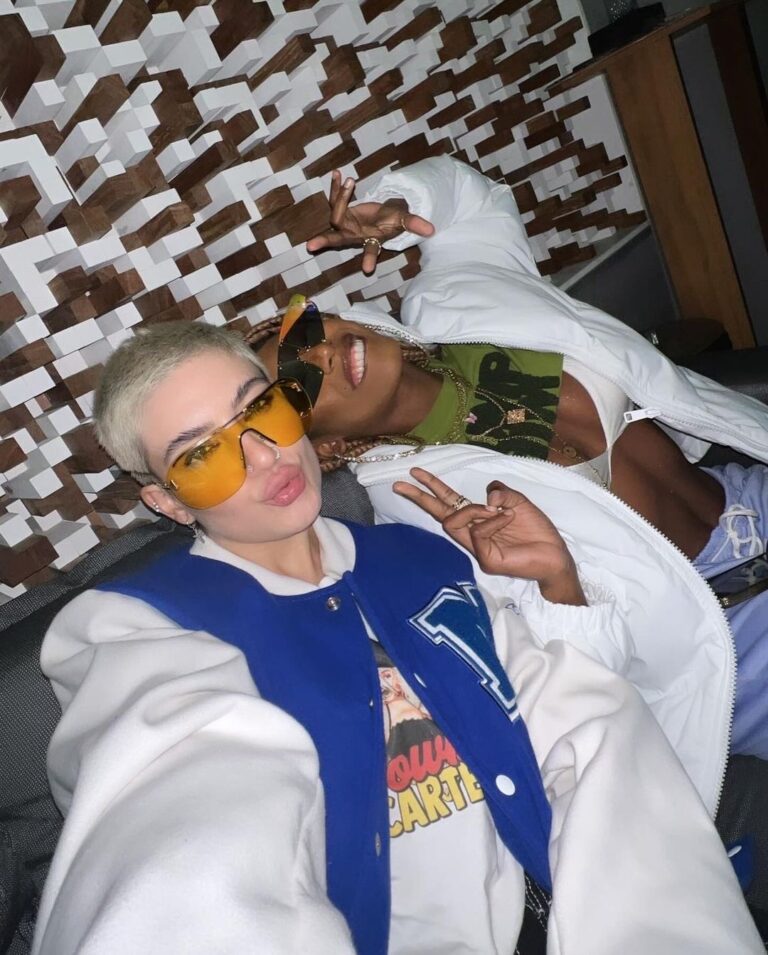 Clau convida MC Soffia para “Medusa”, hino feminista cheio de energia e empoderamento