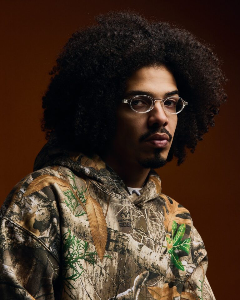 Léo Da Bodega resgata raízes em “Botija”, seu primeiro álbum, e leva cultura de Olinda para o Brasil