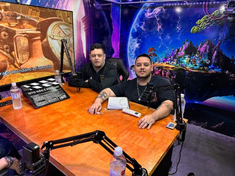 Quebrando Tabus: ‘Isto Não é Podcast’ e a Nova Cara da Liberdade Religiosa no Brasil