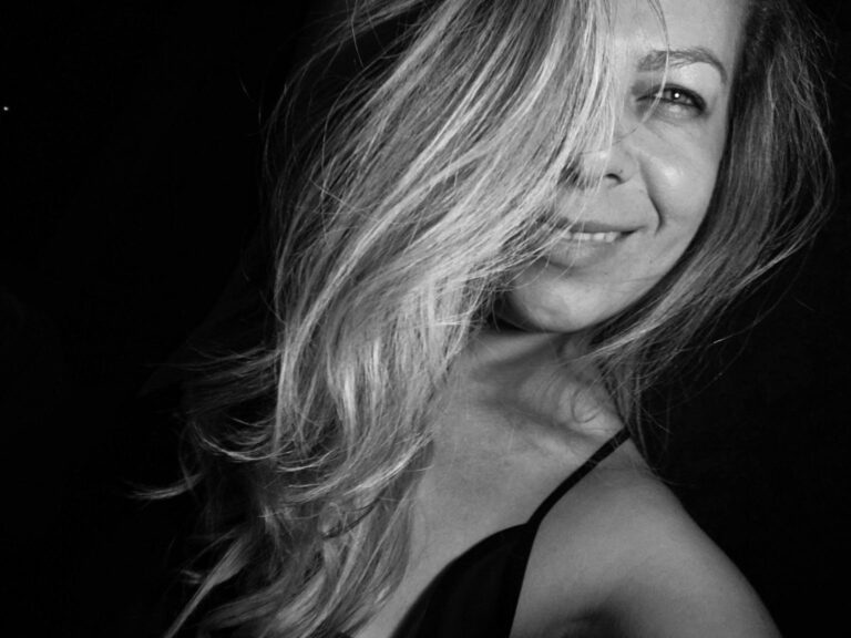 Eliana de Castro: A Revelação Literária que Conquista Corações com “Nana”