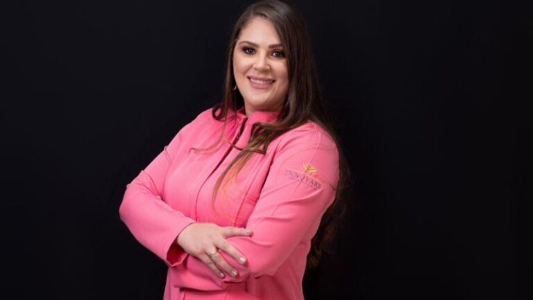 Reconhecimento Profissional: A Contribuição de Suzana Carolina Ramos Silva à Comunidade de São José do Rio Claro