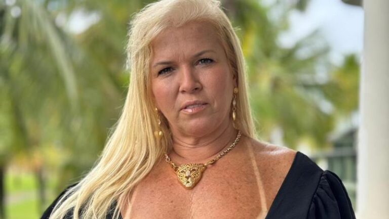 Flávia Day Fronsaroli: de uma trajetória desafiadora ao destaque no mundo do bronzeamento