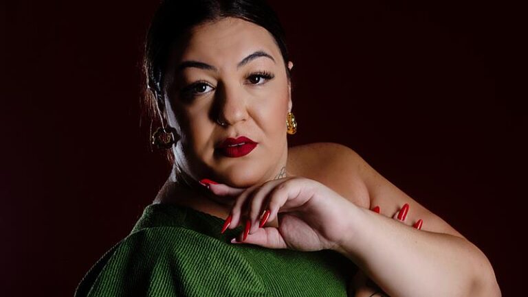 Ana Carolina Bastos: Elevando a Beleza e a Carreira de Mulheres no Mundo Nails