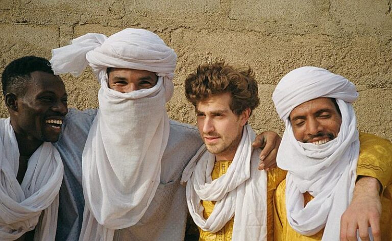 Mdou Moctar compartilha a faixa “Funeral for Justice (Injustice Version)”