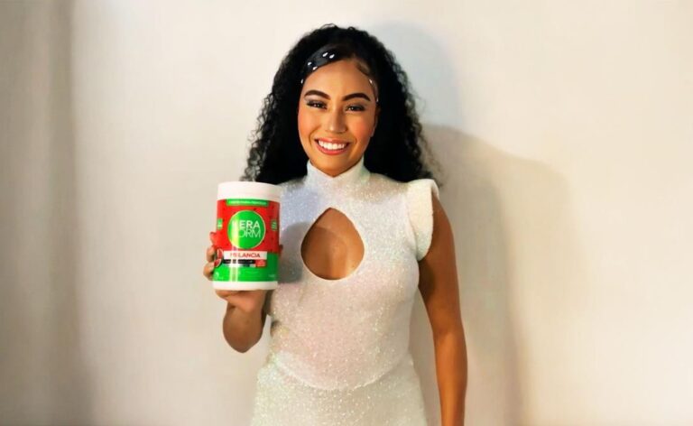 Penteados para arrasar no Carnaval Skafe Cosméticos aposta nos Cremes para Pentear Keraform para fios impecáveis na folia