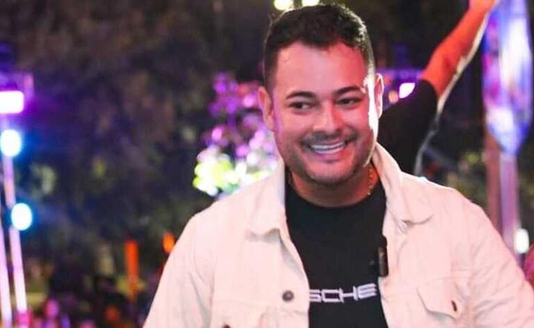Cantor Willianson abre show de Thalles Roberto durante passagem em Goiás