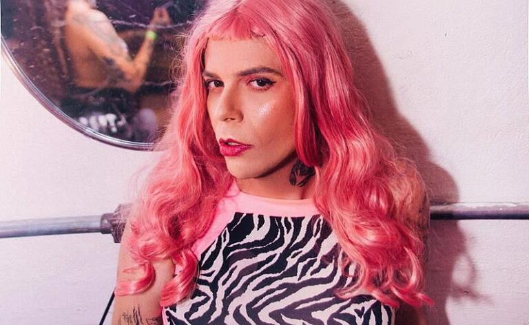 No Dia Mundial do Teatro, conheça Malka Julieta, que se destaca no olhar moderno da criação de som e trilhas sonoras para os palcos