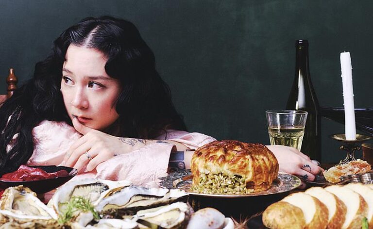 JAPANESE BREAKFAST lança novo álbum “FOR MELANCHOLY BRUNETTES (& SAD WOMEN)”