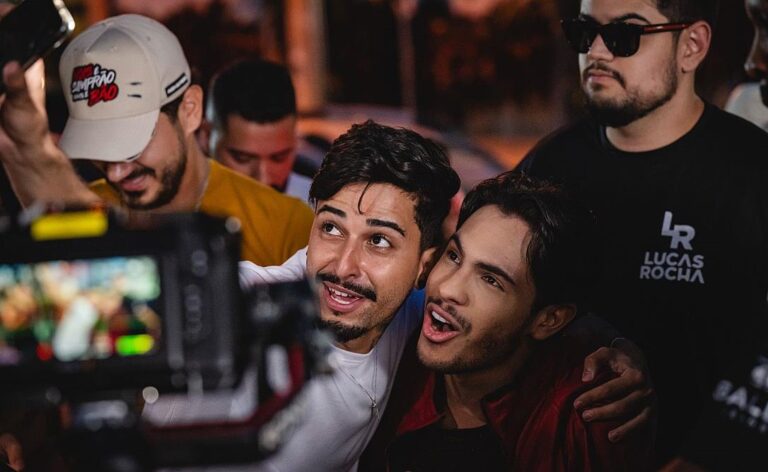 “Professora Cláudia” de Lucas Rocha: O Fenômeno Musical que Conquista as Redes Sociais