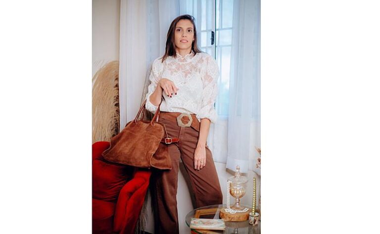 Tons terrosos, camurça e boho chic: o outono-inverno resgata a sofisticação dos elementos naturais nas bolsas e cintos