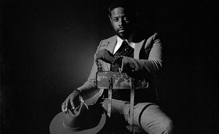 O fundador do Jazz is Dead e compositor Adrian Younge compartilha o novo single “Nós somos as estrelas”