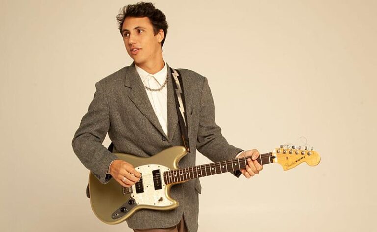 “Baile do Mahal” agita Itaipava: Pedro Mahal lança releitura de clássico de Cazuza com show no Soberano Jazz Club