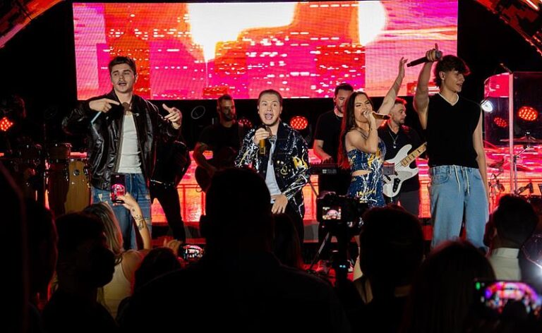 Sucesso da gravação do DVD “Voando Alto” da dupla Arthur e Alessandra em Concórdia