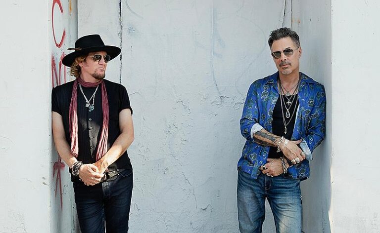 Smith/Kotzen compartilham novo lyric video para “Outlaw”, faixa do recente álbum Black Light / White Noise