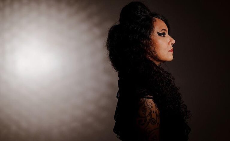 Remembering Amy: Fernanda Lira canta e conta Amy Winehouse no Blue Note Rio