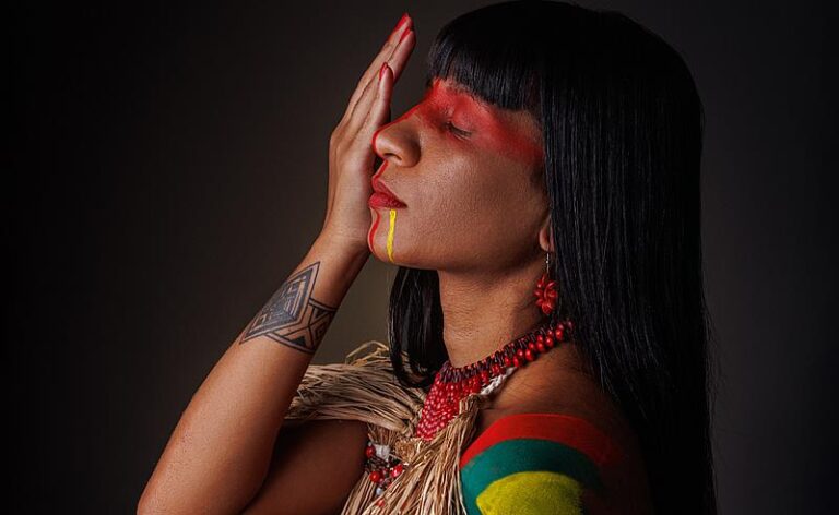 Cayarí lança “Energia Positiva”, novo single que une reggae, rap e canto indígena