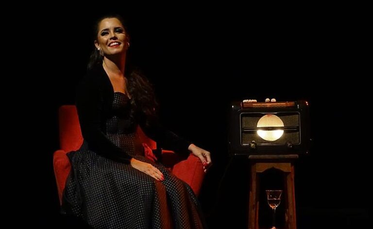 Mona Canta Dalva: Mona Vilardo homenageia a Rainha do Rádio Dalva de Oliveira no Teatro Clara Nunes, na Gávea