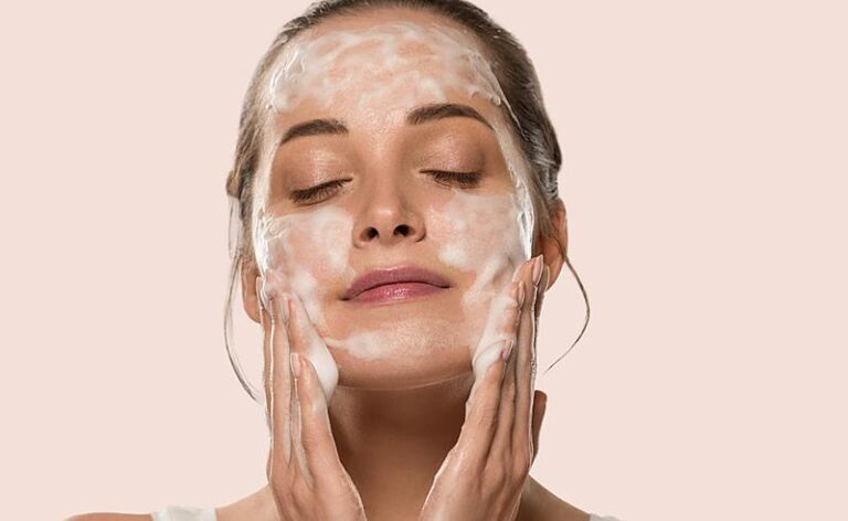 Marca de produtos de skincare lança Pure C Ultra Purifying, gel de limpeza com Vitamina C para pele brasileira