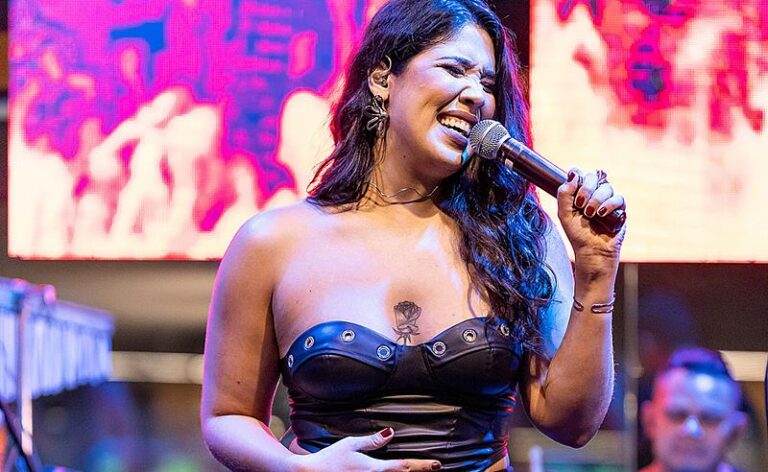 Jhenifer Borher: A promessa do mercado musical
