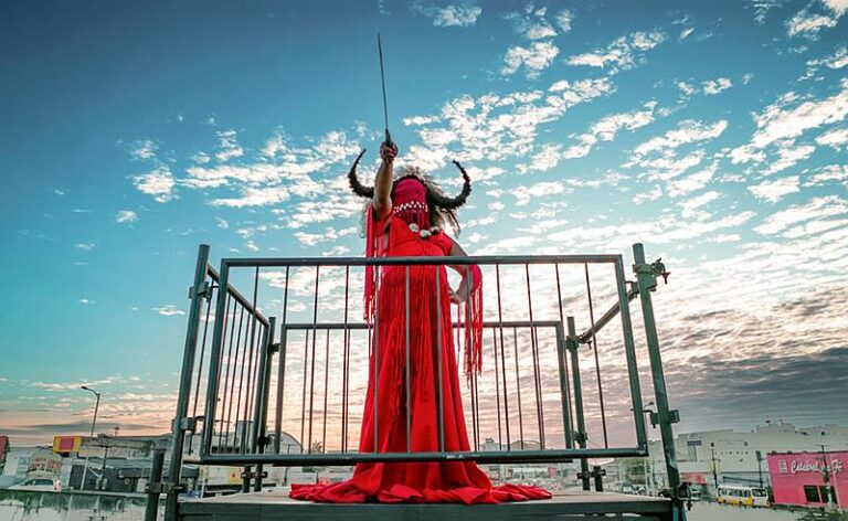 “Indomináveis Presenças” chega ao CCBB RJ expondo perspectivas negras, indígenas e LGBTQIAPN+ nas artes visuais