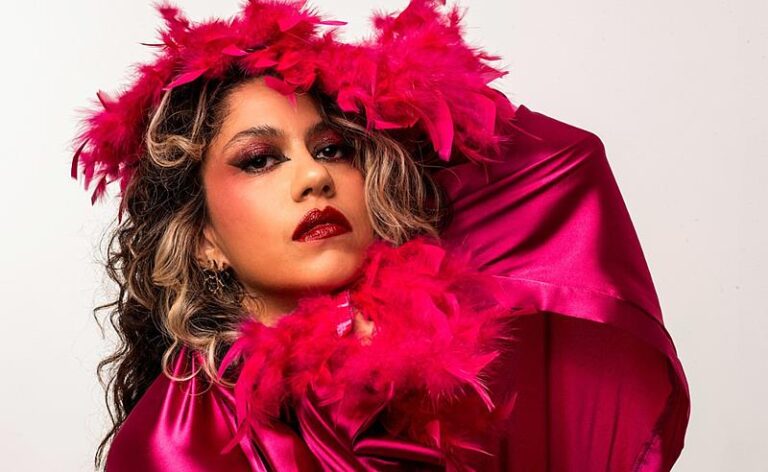 Marcela Lucatelli lança Coisa Má: disco de pop ritualístico com colaborações de Kiko Dinucci e Romulo Fróes