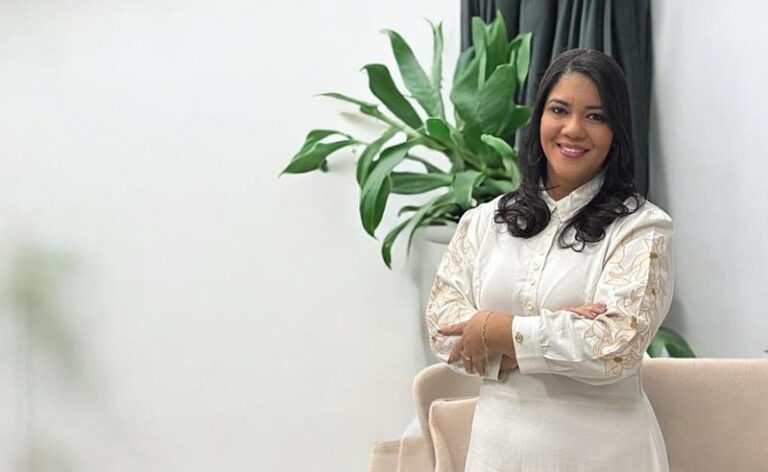 Pablyne Jennifer lança videoclipe emocionante do single “Vai Ter Surpresa”