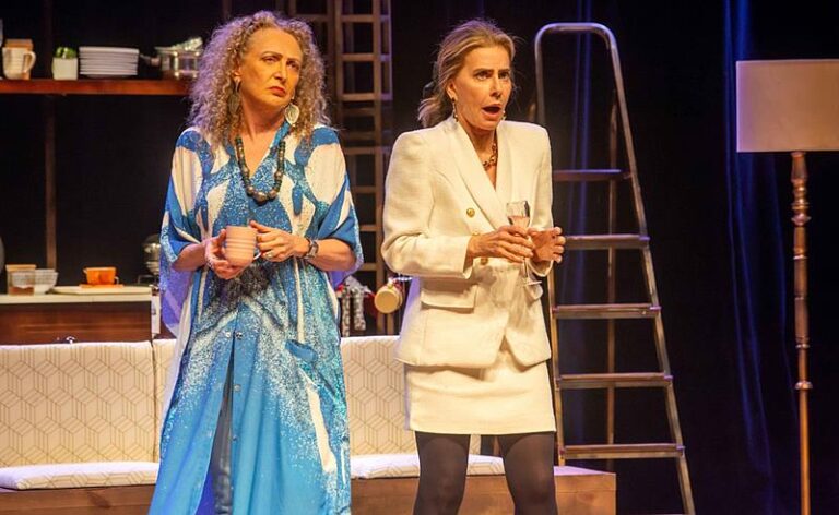 Maitê Proença e Debora Olivieri chegam a Belo Horizonte com a comédia “Duas Irmãs & Um Casamento”, no Sesc Palladium