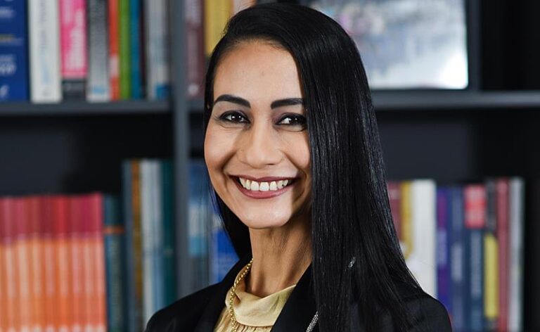 Conheça Adriana Lucia de Souza, registradora que se tornou referência no cenário jurídico capixaba