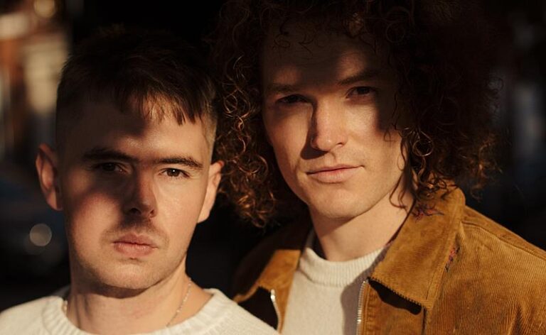 Seafret continua seu retorno triunfal com o novo e animado single “Wait”