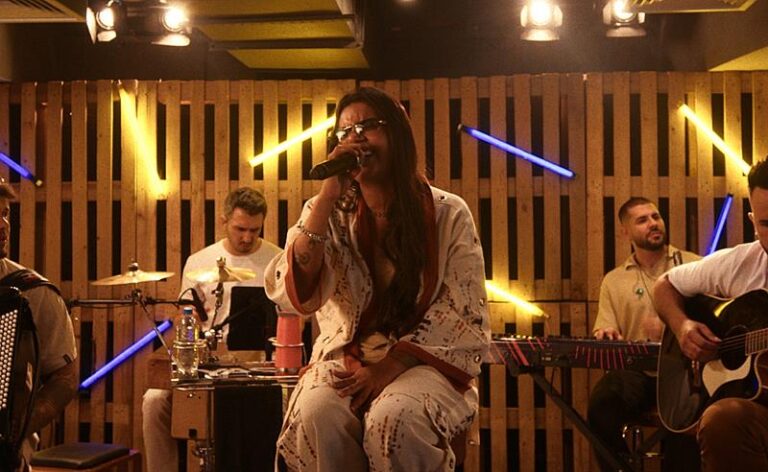 Yasmin Santos encanta com sua participação no #Quintou, projeto do Filtr Music, plataforma da Sony Music