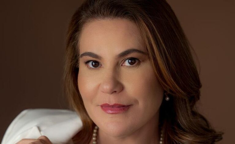 Conheça Eloisa Ayres, especialista em melasma e rejuvenescimento natural que tem transformado vidas com a dermatologia de alta performance
