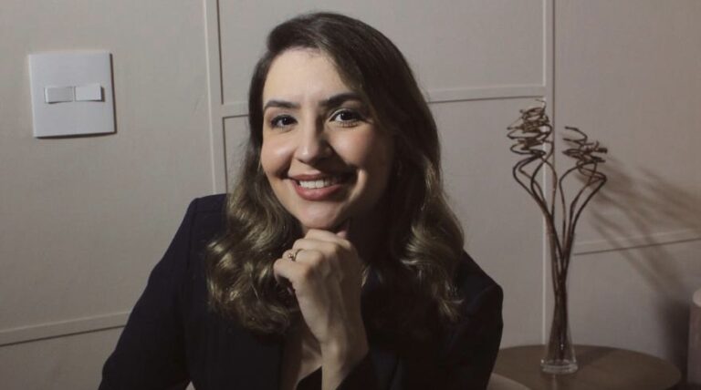 Dra. Lorraine Fernanda explica que queda de cabelo pós-dengue tem sido porta de entrada para o diagnóstico de outras doenças capilares também