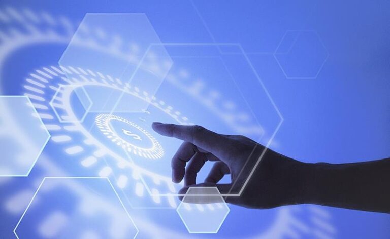 Avanço do compliance digital mantém crédito empresarial em alta apesar da SELIC