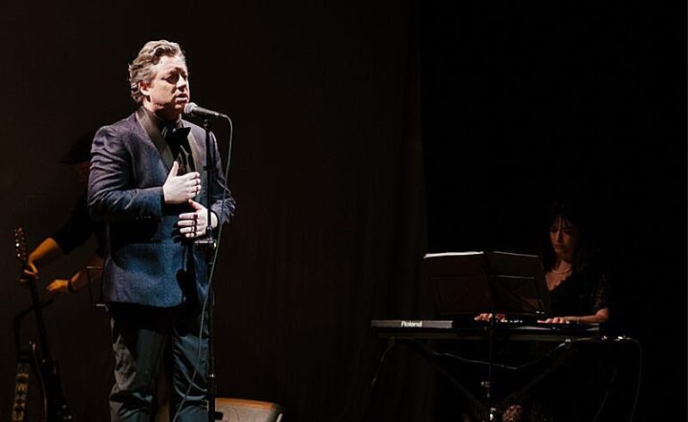 Felipe Menegat se apresenta em Porto Alegre