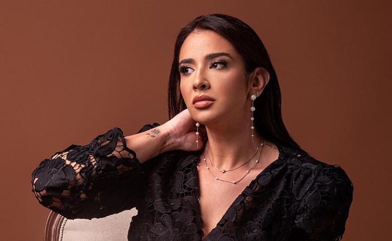 Empresária mineira se destaca no setor da moda autoral com marca consolidada e visão estratégica em marketing digital