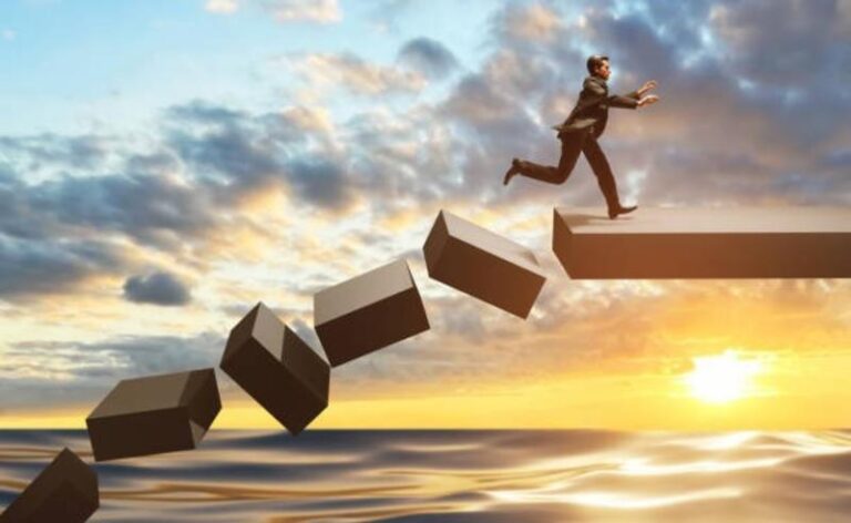 Propagandistas farmacêuticos enfrentam desafios trabalhistas em meio a pressões por metas e jornadas extenuantes