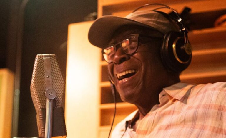 Dom Salvador, a lenda brasileira do samba-funk, lança o novo álbum “DOM SALVADOR JID024” em colaboração com Adrian Younge & Ali Shaheed Muhammad