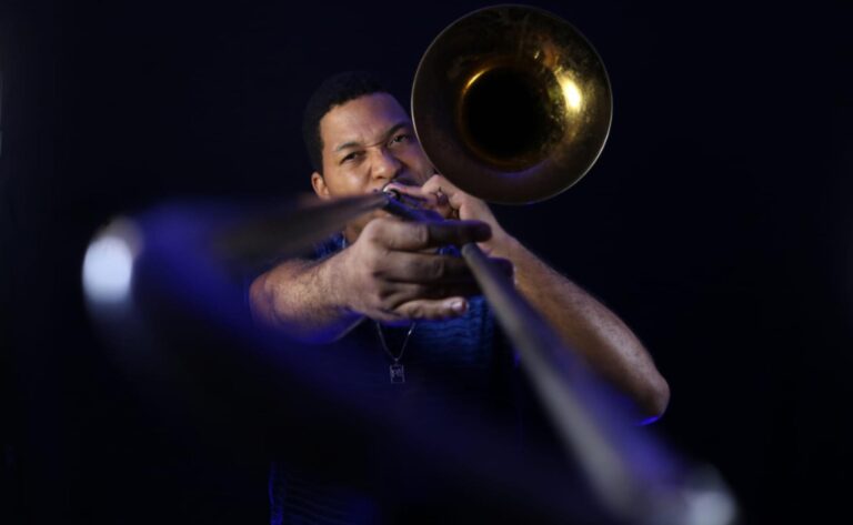 Cria da Baixada Fluminense, Josiel Konrad é o primeiro artista brasileiro de jazz a se apresentar em festival com os maiores trombonistas do mundo