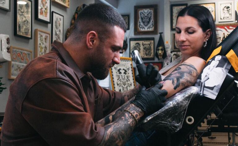 Como escolher um tatuador (e não um arrependimento)