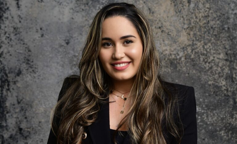 Da insegurança à autoridade: como Luana Rothmund se tornou referência nacional em micropigmentação e inspira centenas de mulheres pelo Brasil