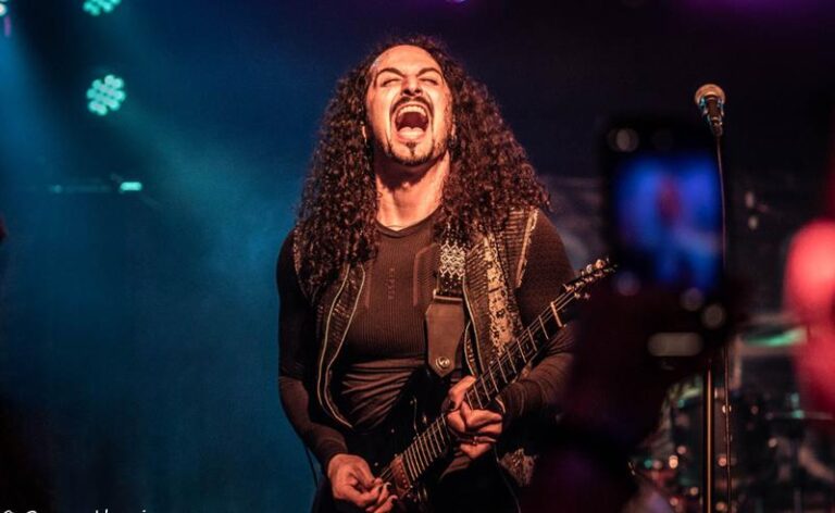 Sami Chohfi volta a Ribeirão Preto com a turnê “Weird Is The Way” ao lado da banda Nice Trip