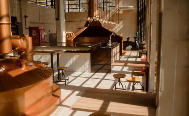 Na faixa e com petisco: no Mês da Cerveja, Ambev anuncia vagas gratuitas para uma visitação especial