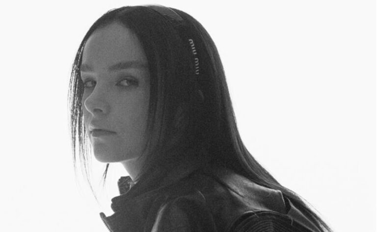 Ela Minus lança “QQQQ (Remixes)”