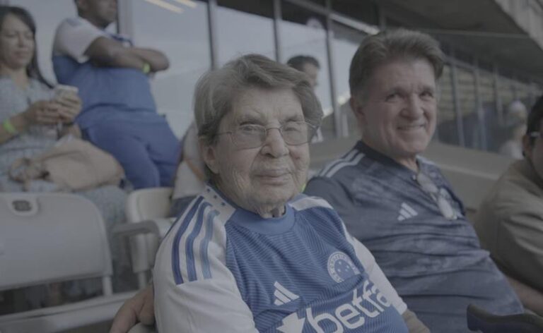 Dona Bal, aos 103 anos, recebe título de ‘Betfera do Mês’ e celebra amor pelo Cruzeiro que começou ainda na infância