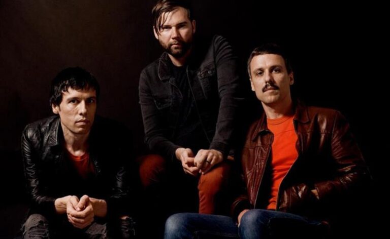 The Cribs anuncia o primeiro novo álbum em cinco anos – Selling A Vibe será lançado em 9 de janeiro