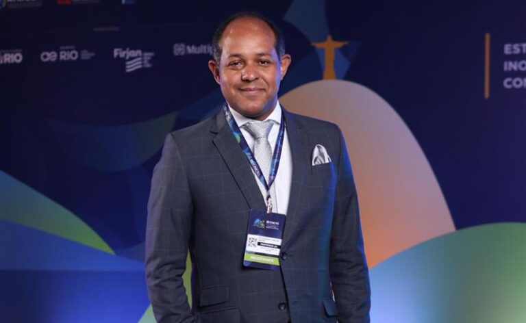 Advogado e professor goiano palestra no Congresso Nacional dos Tribunais de Contas, no Rio